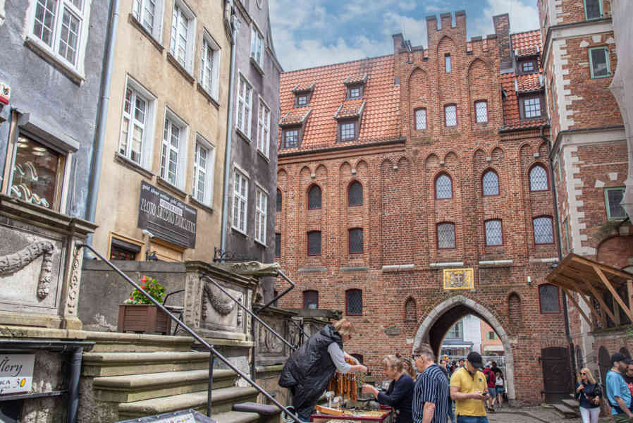 Polonia - Gdansk 105 - Puerta de Santa Maria.jpg